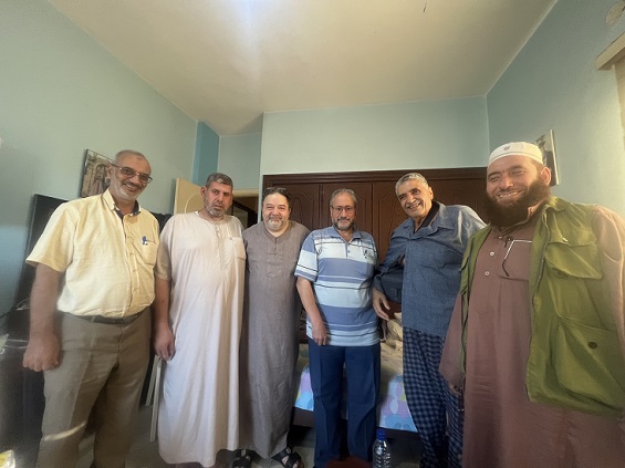 اسرة موقع " طيــور البارد" تزور المرضى ( الحاج أبو خالد غنيم و الأخ فؤاد ليلى) في نهر البارد