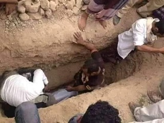 ما الفرق بين القبور والأجداث؟