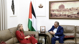 السفير دبور يستقبل مديرة شؤون وكالة الاونروا في لبنان