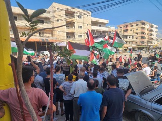 مسيرة غضب في مخيم نهر البارد استنكارا لمجازر الإحتلال