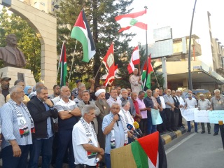وقفة تضامنية لاتحاد نقابات عمال فلسطين ونقابة العمال الزراعييين في صيدا،
