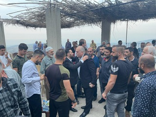 لقاء تكريمي أقيم في دارة آل طالب في بلدة عين الذهب .