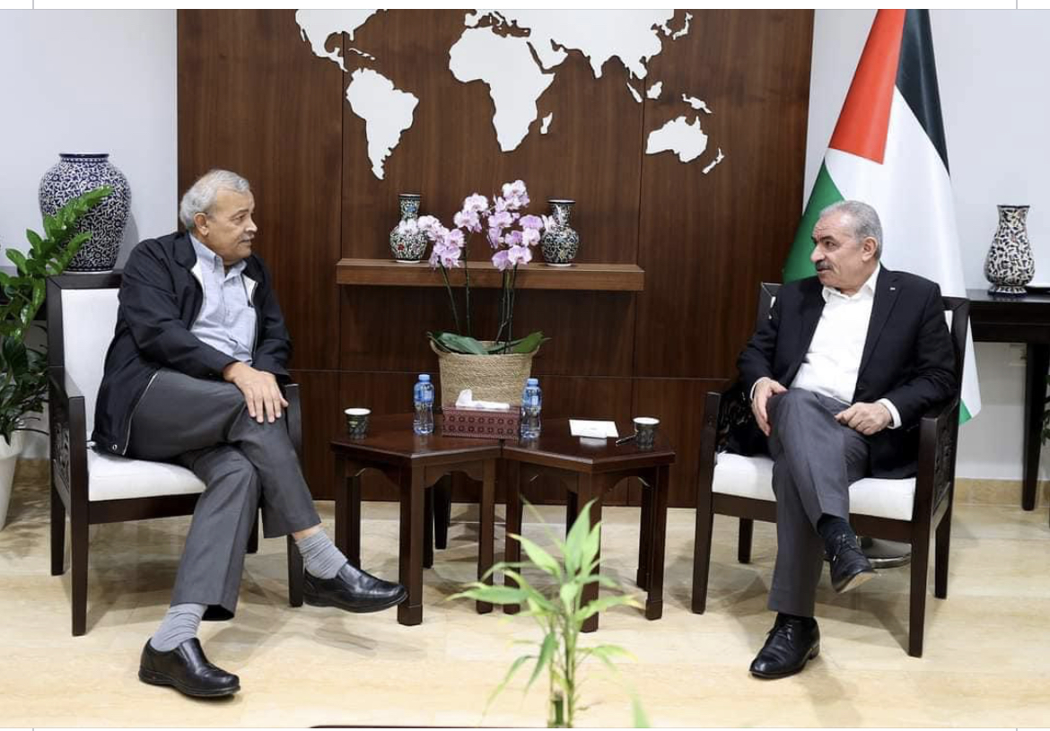 رئيس جمعية الهلال الأحمر الفلسطيني يلتقي رئيس الوزراء الفلسطيني