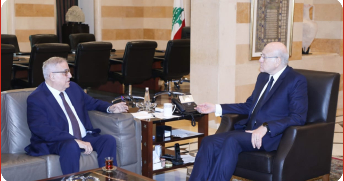 إجتمع رئيس الحكومة نجيب ميقاتي مع وزير الخارجية والمغتربين عبد الله بو حبيب ظهر اليوم في السرايا.