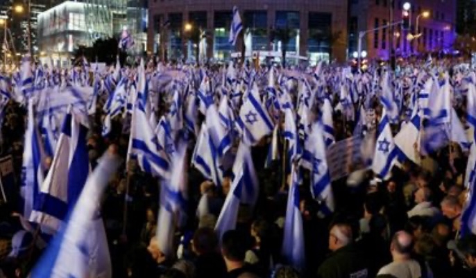 يهددون بـ"حرق البلاد"... إسرائيل تشهد أعنف احتجاجات منذ حرب غزة