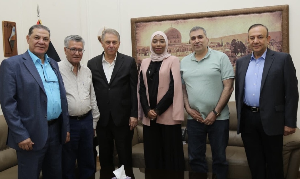 السفير دبور يلتقى وفد من نقابة تجار ومستوردي  المستلزمات الطبية والمخبرية في لبنان