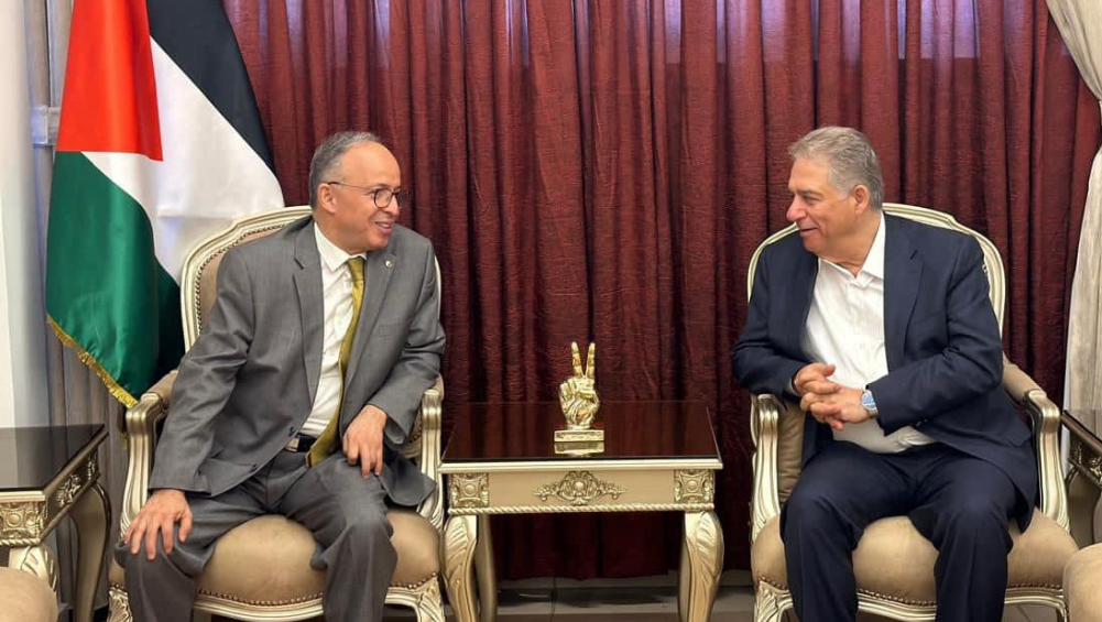 السفير دبور يستقبل السفير الجزائري