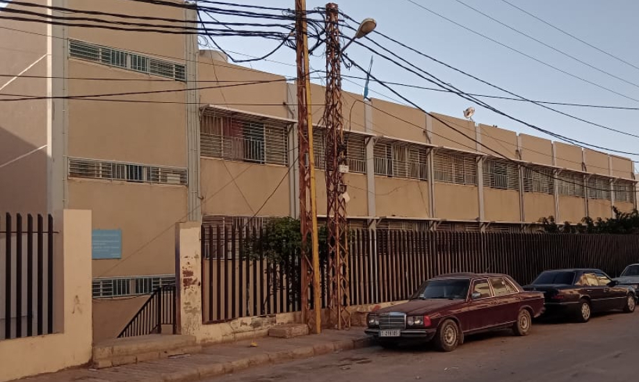 مصدر مطلع في الأونروا ينفي لموقع "طيور البارد للاعلام"  صحة تخزين تموين وفرشات في  مخيم نهر البارد