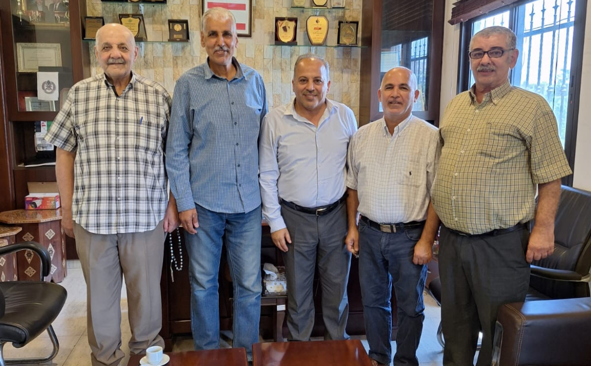 اللجان الشعبية في الشمال تلتقي رئيس بلدية المحمرة*