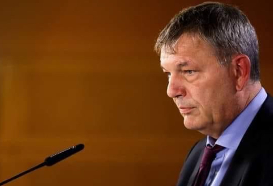 المفوض العام للأونروا فيليب لازاريني:*