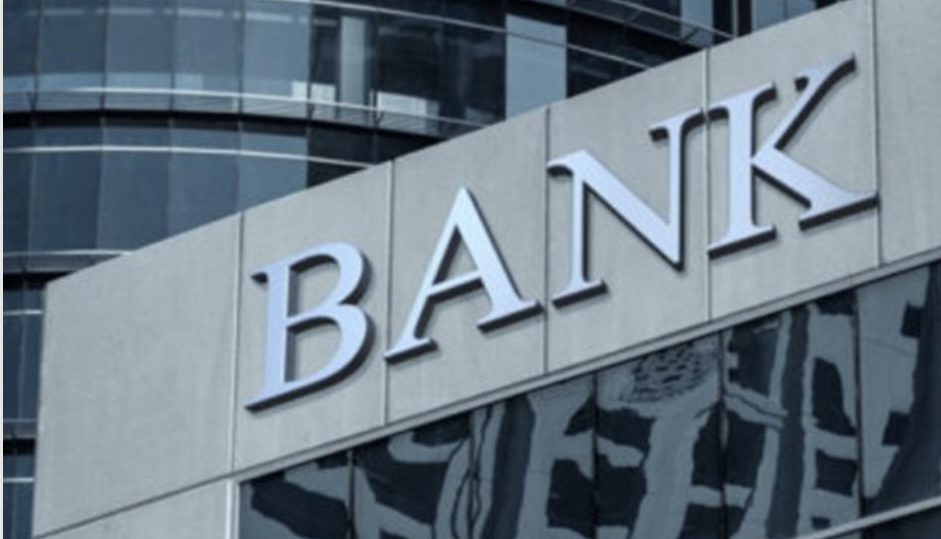 سرق 50 مليون دولار وهرب… فضيحة تهزّ  المصرف