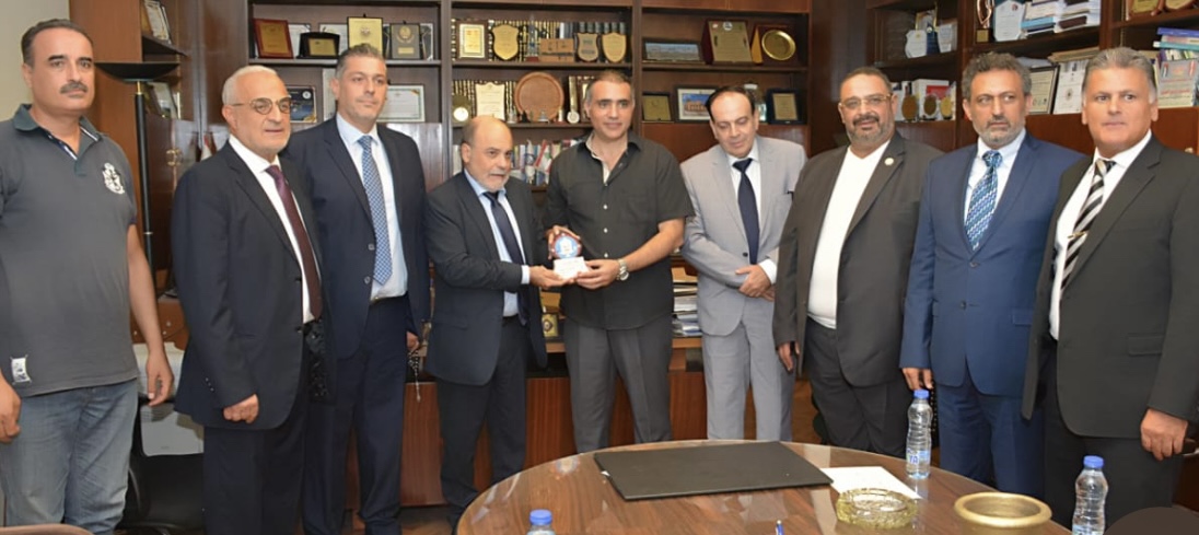 الفري يستقبل سفير الأوروغواي