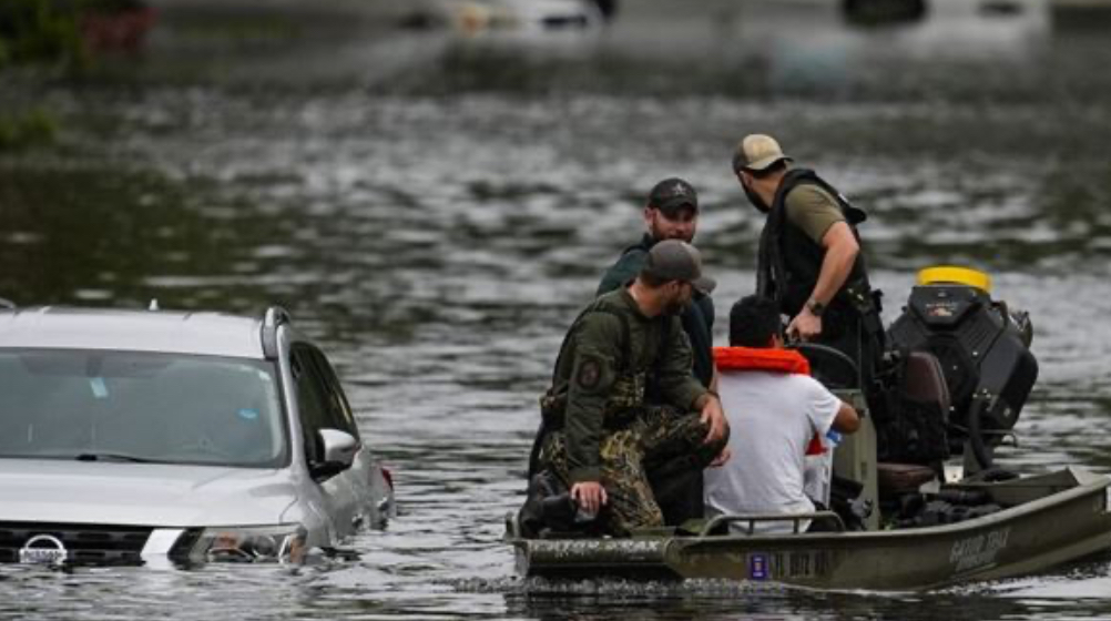 عقب إعصار "ميلتون"... حدثٌ غريب يحصل في فلوريدا