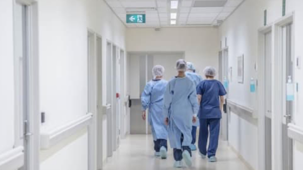 هارون : لا يمكن للمستشفيات أن تصمد أشهرا!