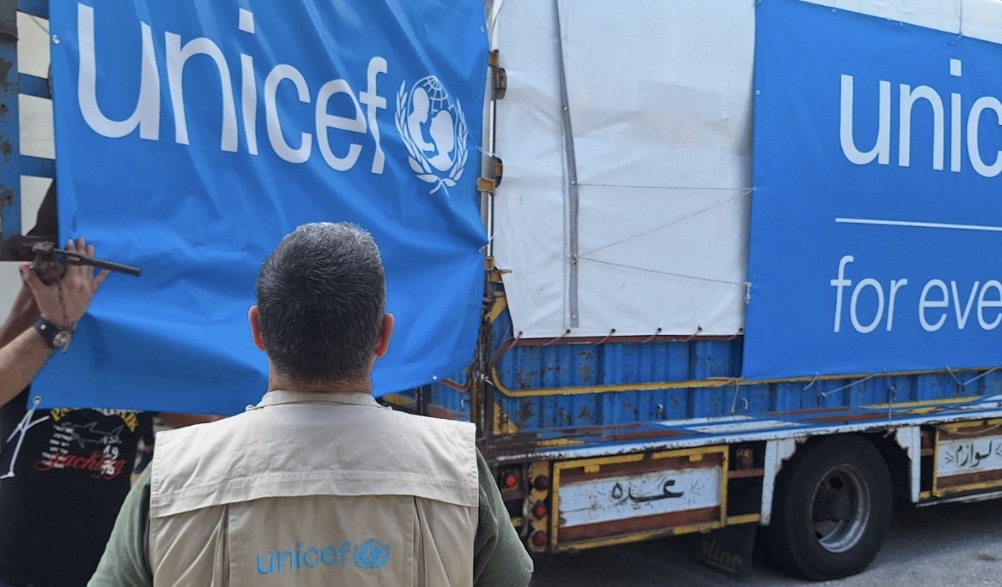 اليونيسف تُسلم الإمدادات المنقذة للحياة إلى القرى الجنوبية