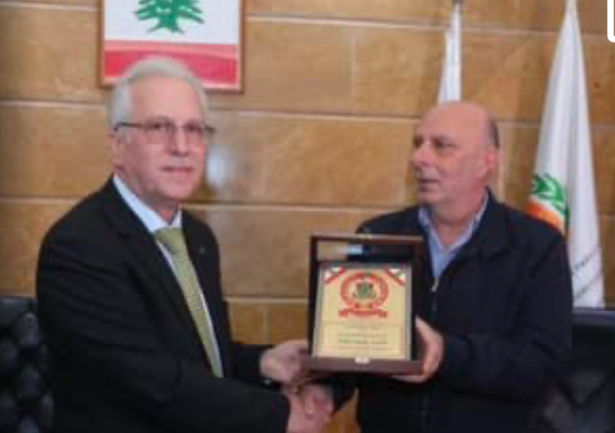 إحالة خطار إلى التقاعد.. وتسلّم وتسليم في الدفاع المدني