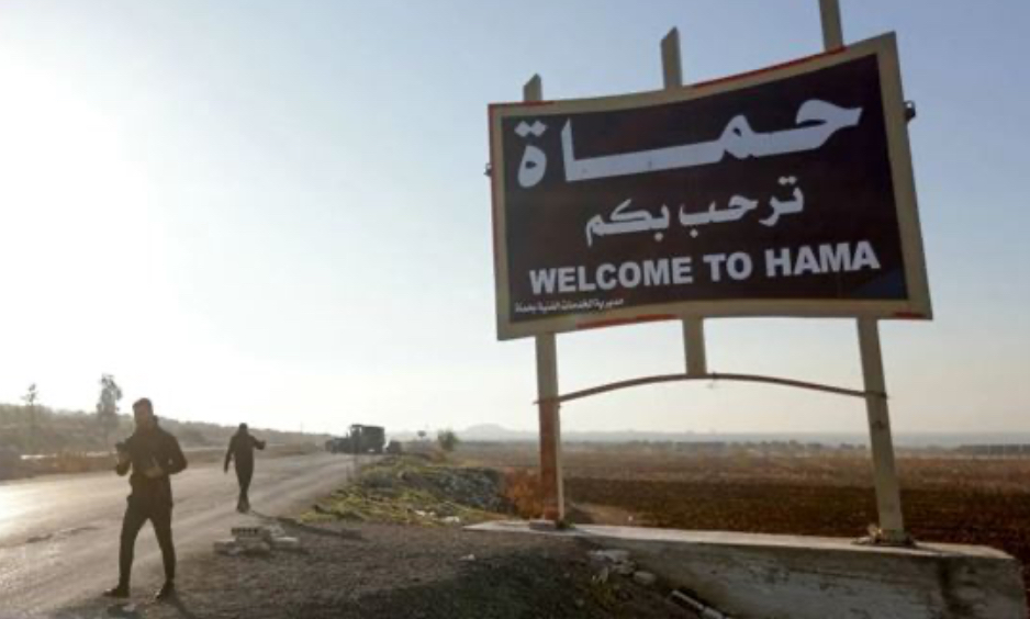 جبهاتٌ ساخنة... الجيش السوري يرسل أضخم "رتل عسكري" إلى حماة