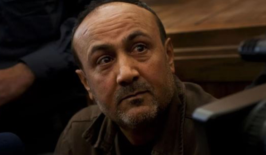 "أقدم سجين سياسي في العالم" إلى المنفى...