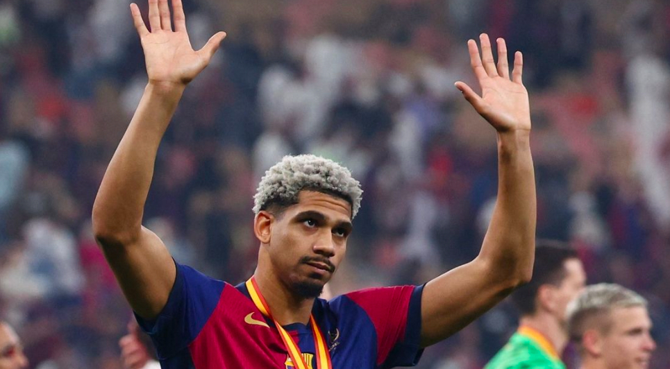 برشلونة يمدد عقد أراوخو حتى 2031