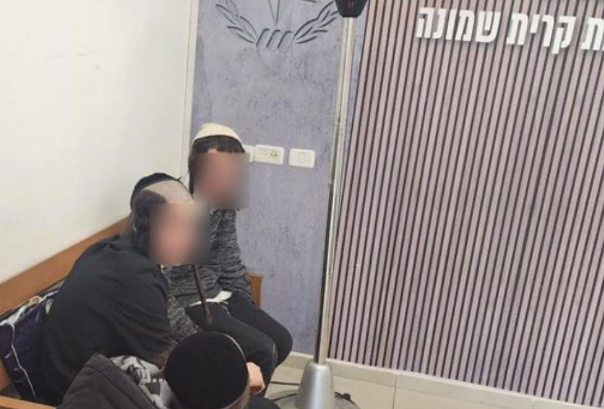 يهوديًا يتسللون إلى لبنان!