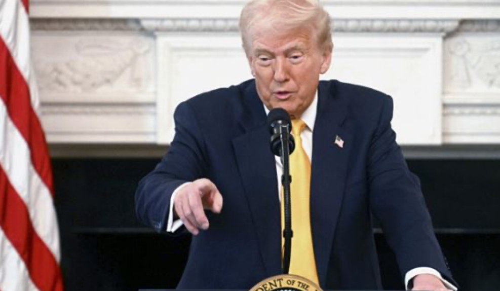 بعد "الشحنة الكبيرة"... ترامب يُلغي قيود المساعدات لإسرائيل