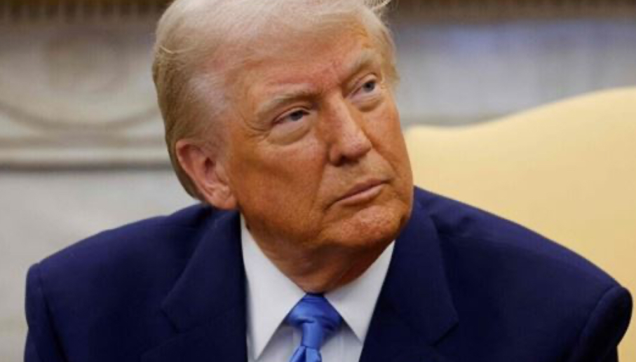 ترامب يستعد لفرض "حظر سفر" جديد على مواطني دولتين