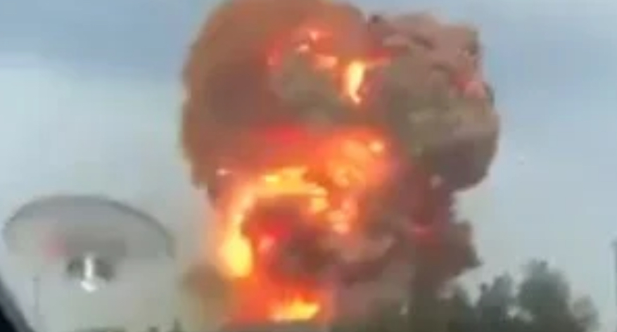 فيديو يوثّق لحظة وقوع الإنفجار في الميناء الإيراني