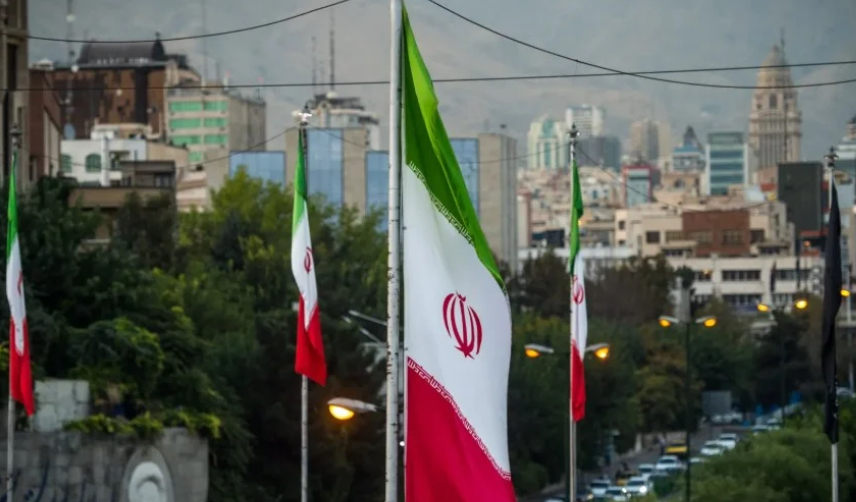 تحرك إيراني لوقف هجمات الحوثيين على السفن الأميركية