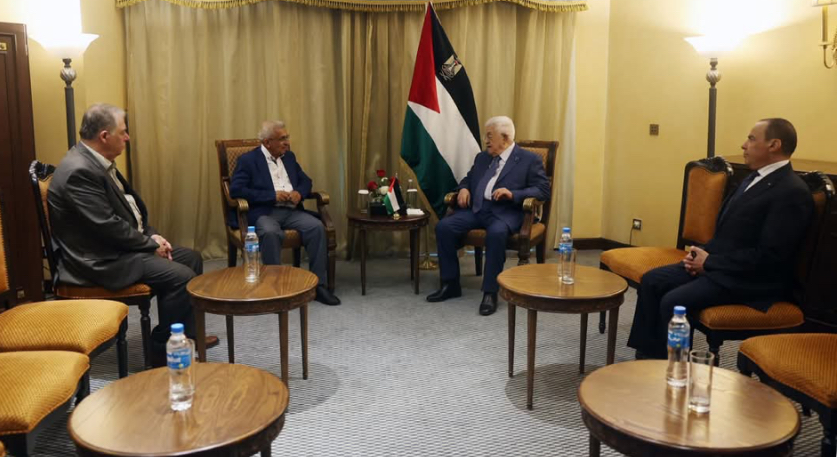 الرئيس عباس يستقبل أمين عام التنظيم الشعبي الناصري