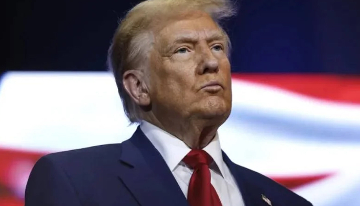 بينها "4 عربية"... ترامب يعلن حظر دخول مواطني 12 دولة إلى أميركا