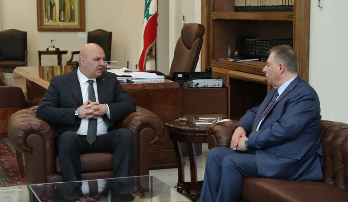 الرئيس اللبناني العماد جوزاف عون يستقبل السفير اشرف دبور