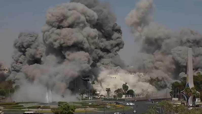 إسرائيل تعدّ المسرح لهجوم بري على سوريا... خبيرٌ يكشف 3 أهداف استراتيجية قصفتها