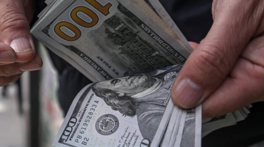 "المودعون في خطر"... تحذير من سيناريو "الإفلاس المقنّع"!