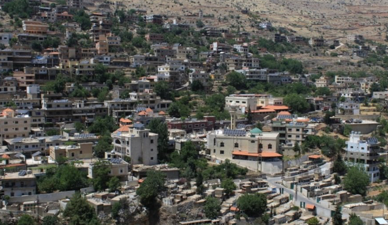 غارة إسرائيلية قرب الجامع في بلدة شبعا