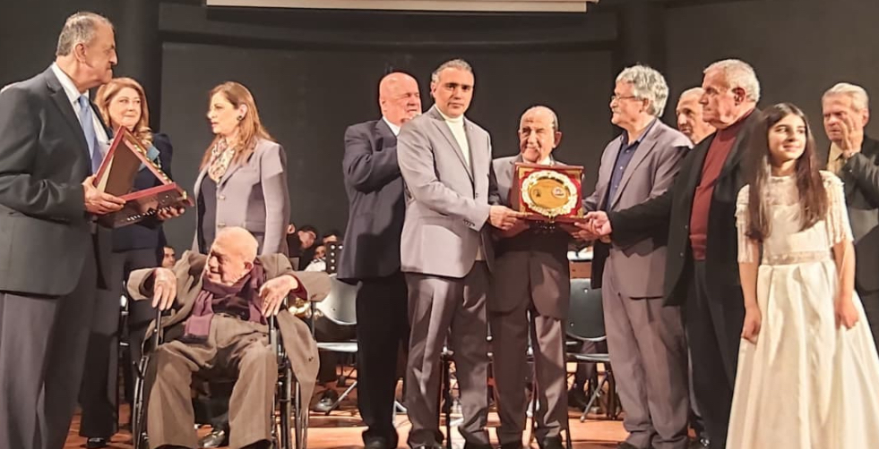 الفري يكرم المؤلف المسرحي أنطوان غندور وكشافة الجراح