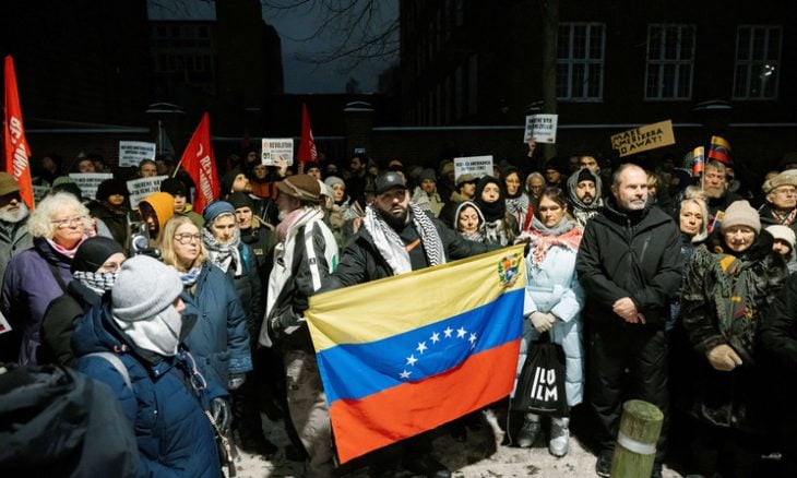 احتجاجات عالمية توجه رسالة لترامب ومقربيه: “ارفعوا أيديكم عن فنزويلا”