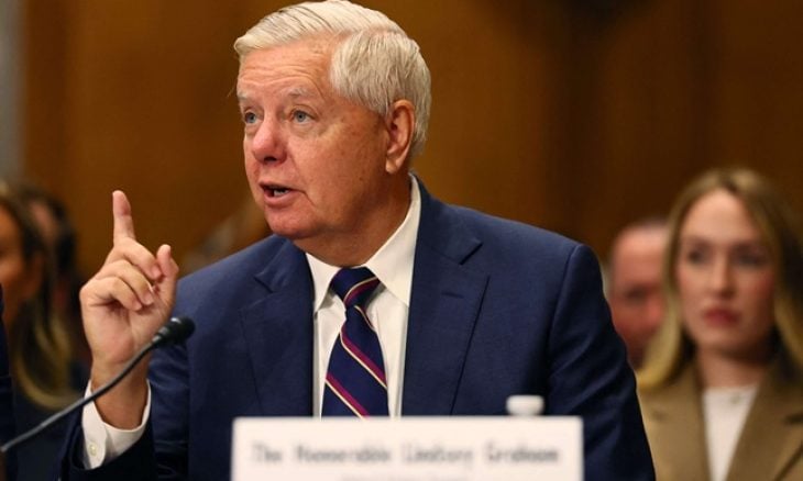 سيناتور أمريكي: ترامب أعطى الضوء الأخضر لمشروع قانون عقوبات ضد روسيا