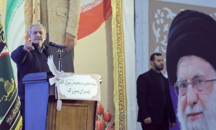 بزشكيان يدعو إلى “أقصى درجات ضبط النفس” في التعامل مع الاحتجاجات في إيران