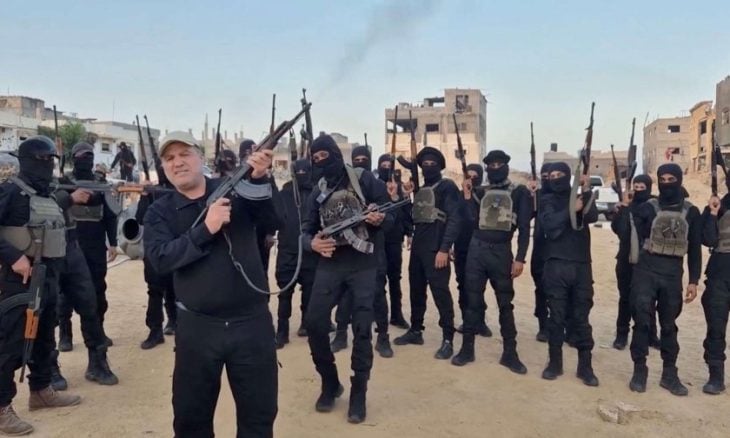 علم الإمارات على مساعدات وزعتها ميليشيا متعاونة مع الاحتلال في غزة يثير جدلا واسعا- (فيديو وتدوينات)