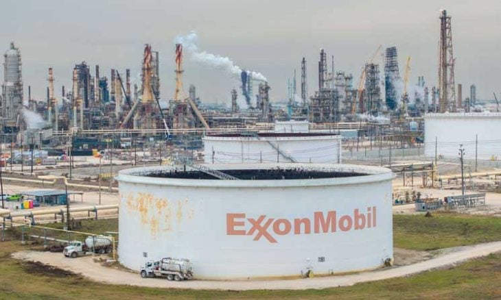 توقف مكاسب النفط مع استئناف شحنات فنزويلا ومخاوف بشأن إيران تلوح في الأفق