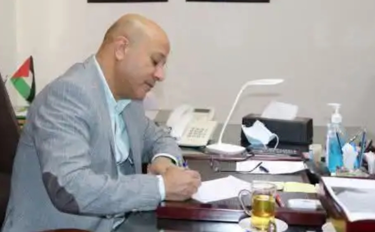 أبو هولي يرحب بفتوى "الفقه الإسلامي الدولي" التي تجيز دفع أموال الزكاة لـ "الأونروا