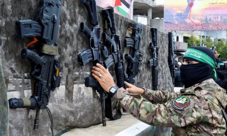 قناة عبرية: إسرائيل تمهل حماس شهرين لنزع سلاحها