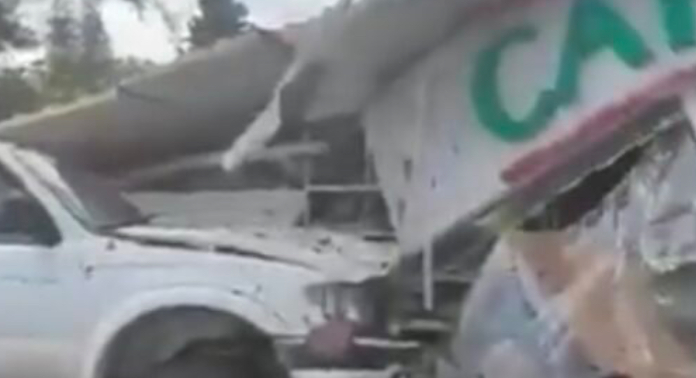 جرحى باقتحام سيارة لمقهى  في الناعمة