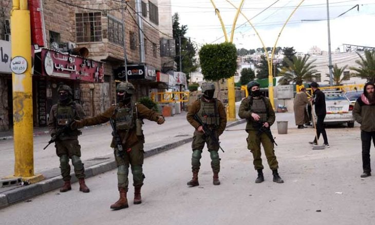 الضفة.. جيش الاحتلال يواصل عدوانه لليوم الرابع على الخليل ويعتقل فلسطينيين