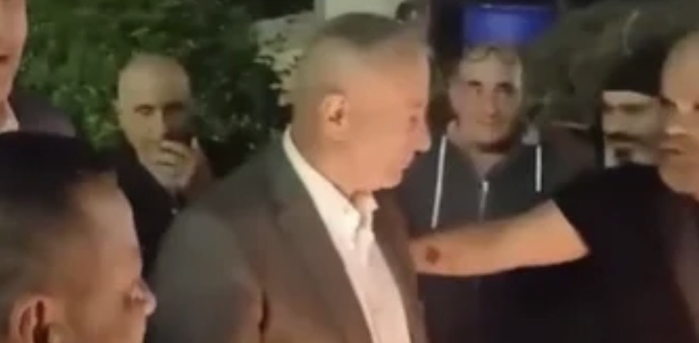 العسكريون المتقاعدون في ساحة الشهداء… روكز يواكب التحرّك!(فيديو)