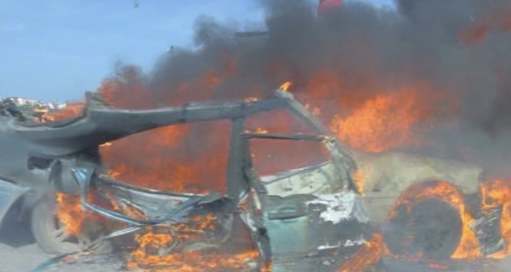 شهيد في غارة إسرائيلية استهدفت سيارة على طريق الأنصارية (فيديو)