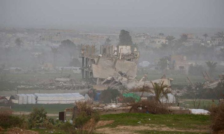 غزة.. 3 شهداء فلسطينيين بقصف إسرائيلي لخيام ومدرسة تؤوي نازحين- (فيديو)