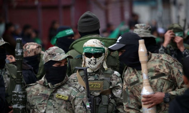 مؤرخ إسرائيلي ينبه لخطورة بقاء حماس.. مرحلة ثانية أم جولة عسكرية أخرى؟ الفخ الكامن في إعادة إعمار غزة