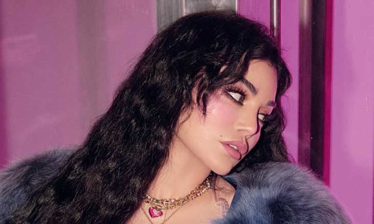 هيفاء وهبي تثير الجدل بطرح جريء في كليب «من أول مرة شفتك»