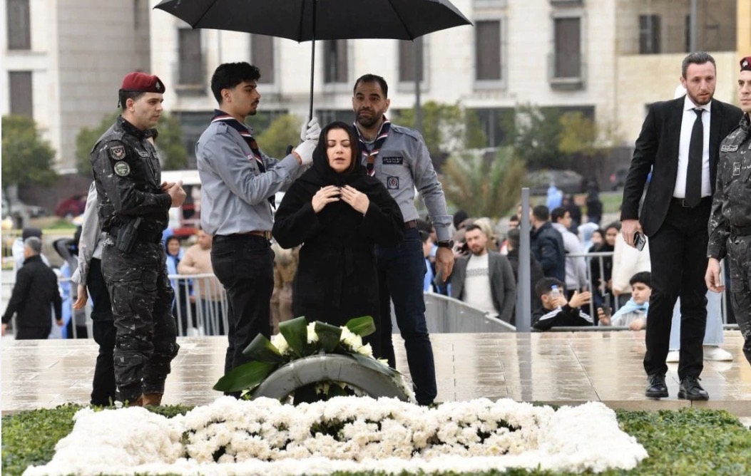 ساحة الشهداء تستعيد نبض 14 شباط… حشود سياسية وشعبية في قلب بيروت (فيديو)